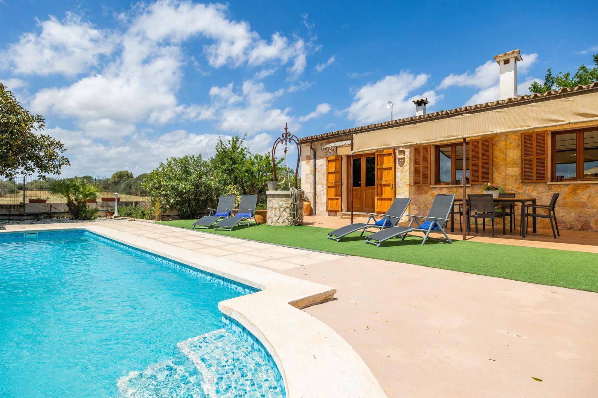 Casita Rafal Roig * María de la Salud